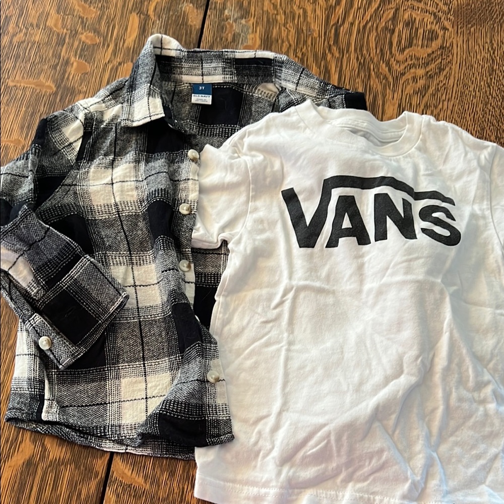 Vans White Graphic Tee & Black Plaid Shirt Set